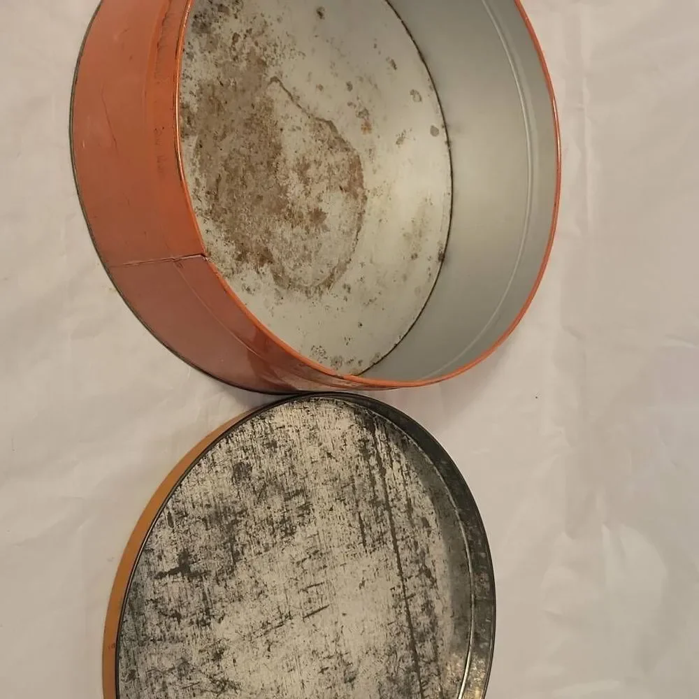 Antique Art Deco Tin Romantic Courting Couple  1920s - 1930s Round Storage 10